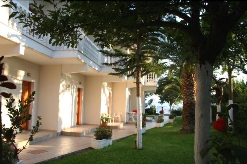 Posidonia Pension Амаринтос Экстерьер фото