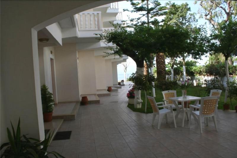 Posidonia Pension Амаринтос Экстерьер фото