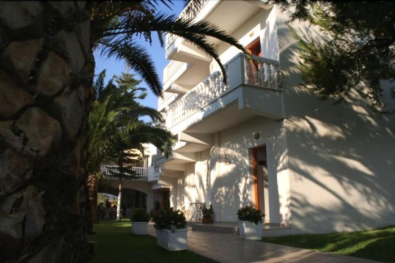 Posidonia Pension Амаринтос Экстерьер фото